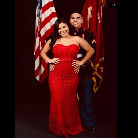 Red strapless dress - Picture 3 of 6